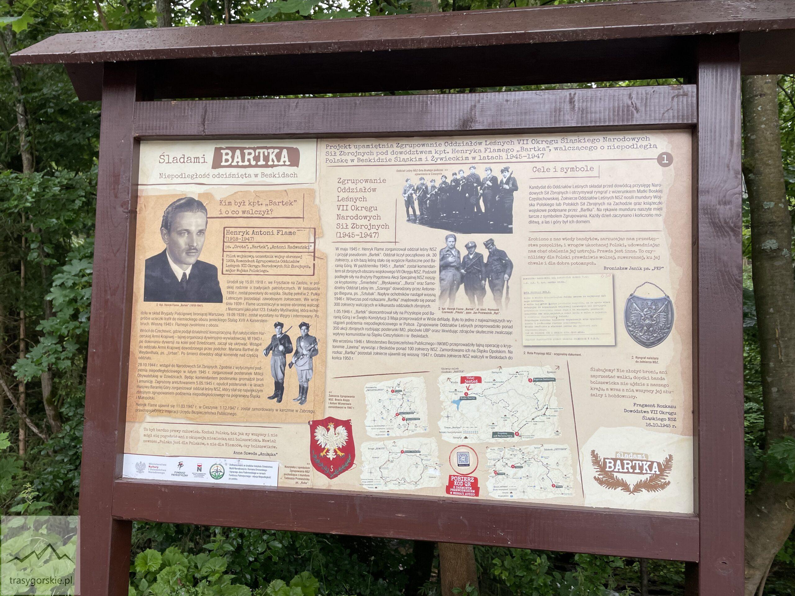Tablica informacyjna na szlaku na Baranią Górę w Beskidzie Śląskim