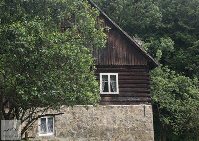 Beskid Mały, domek na szlaku na Czupel z Łodygowic
