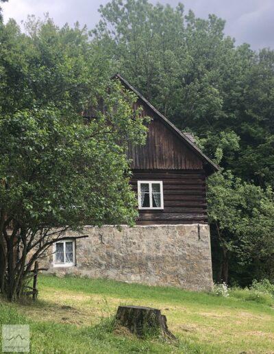 Beskid Mały, domek na szlaku na Czupel z Łodygowic