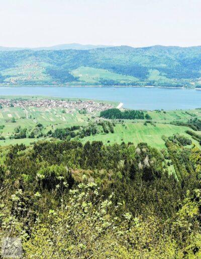 Pieniny, Żar, widok na Jezioro Czorsztyńskie z platformy widokowej