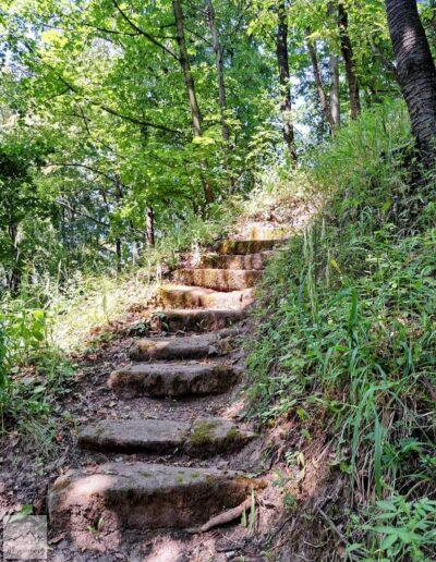 Pogórze Kaczawskie, Czerwony Kamień, już trochę wysłużone te schody