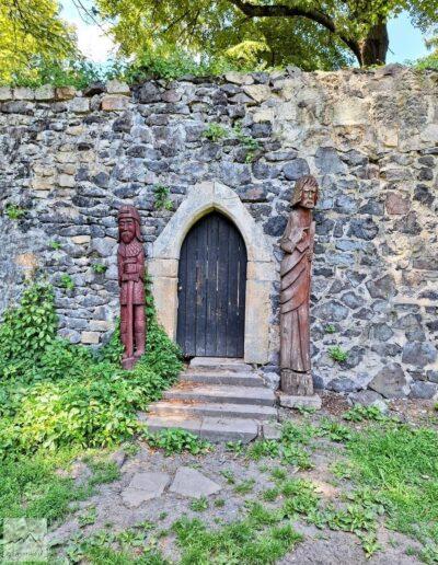Pogórze Kaczawskie, Zamek Grodziec, drzwi w murze zamkowym